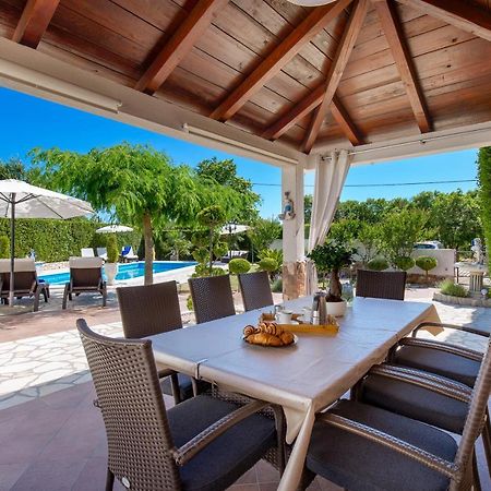 Villa SUMMER OASIS Dobrinj Esterno foto