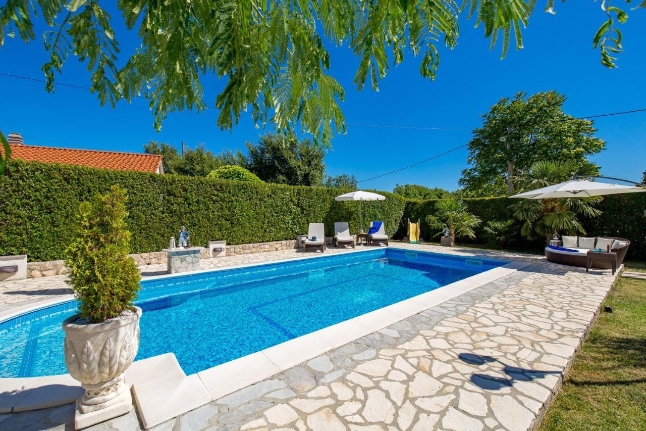 Villa SUMMER OASIS Dobrinj Esterno foto