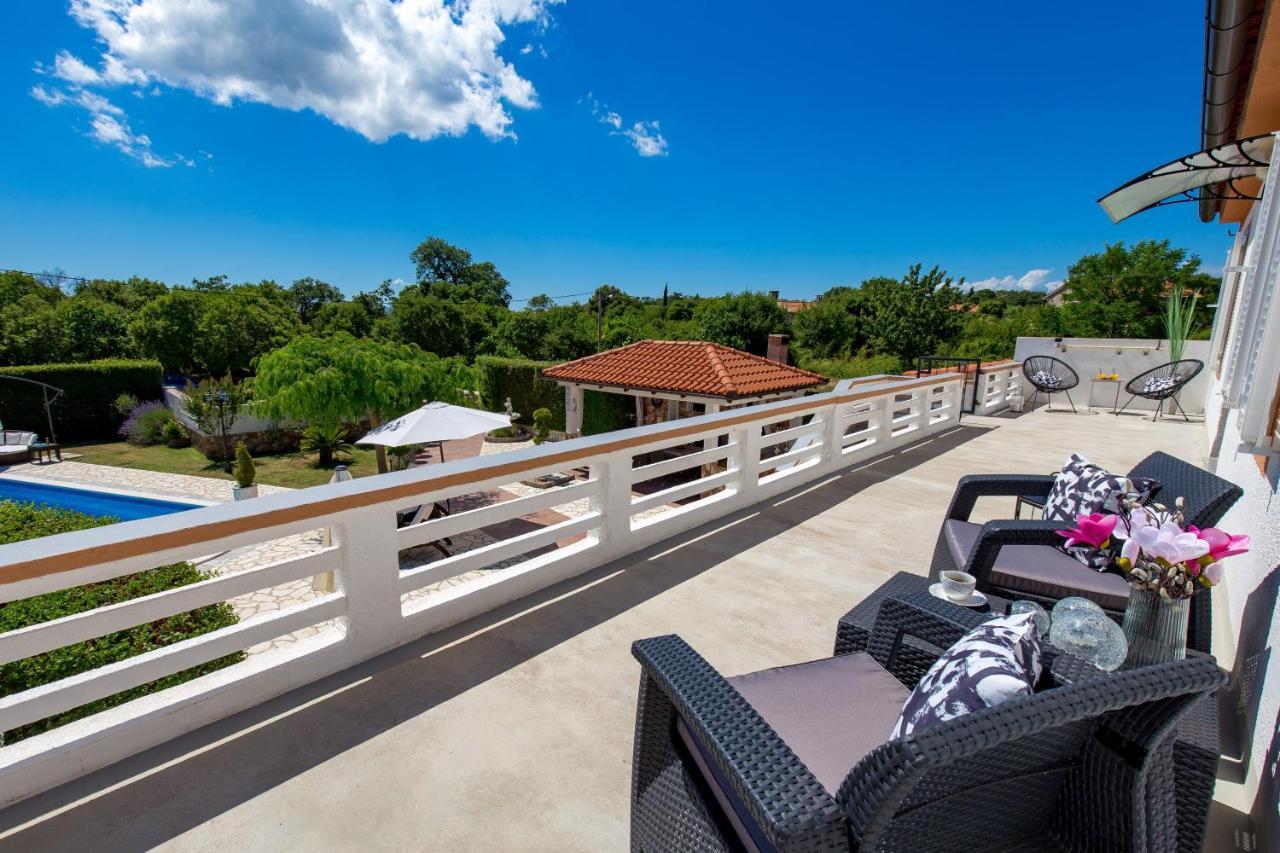 Villa SUMMER OASIS Dobrinj Esterno foto
