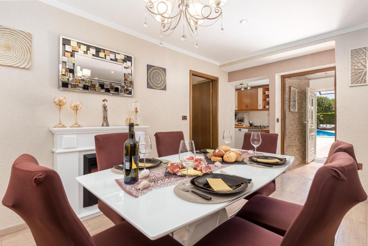 Villa SUMMER OASIS Dobrinj Esterno foto